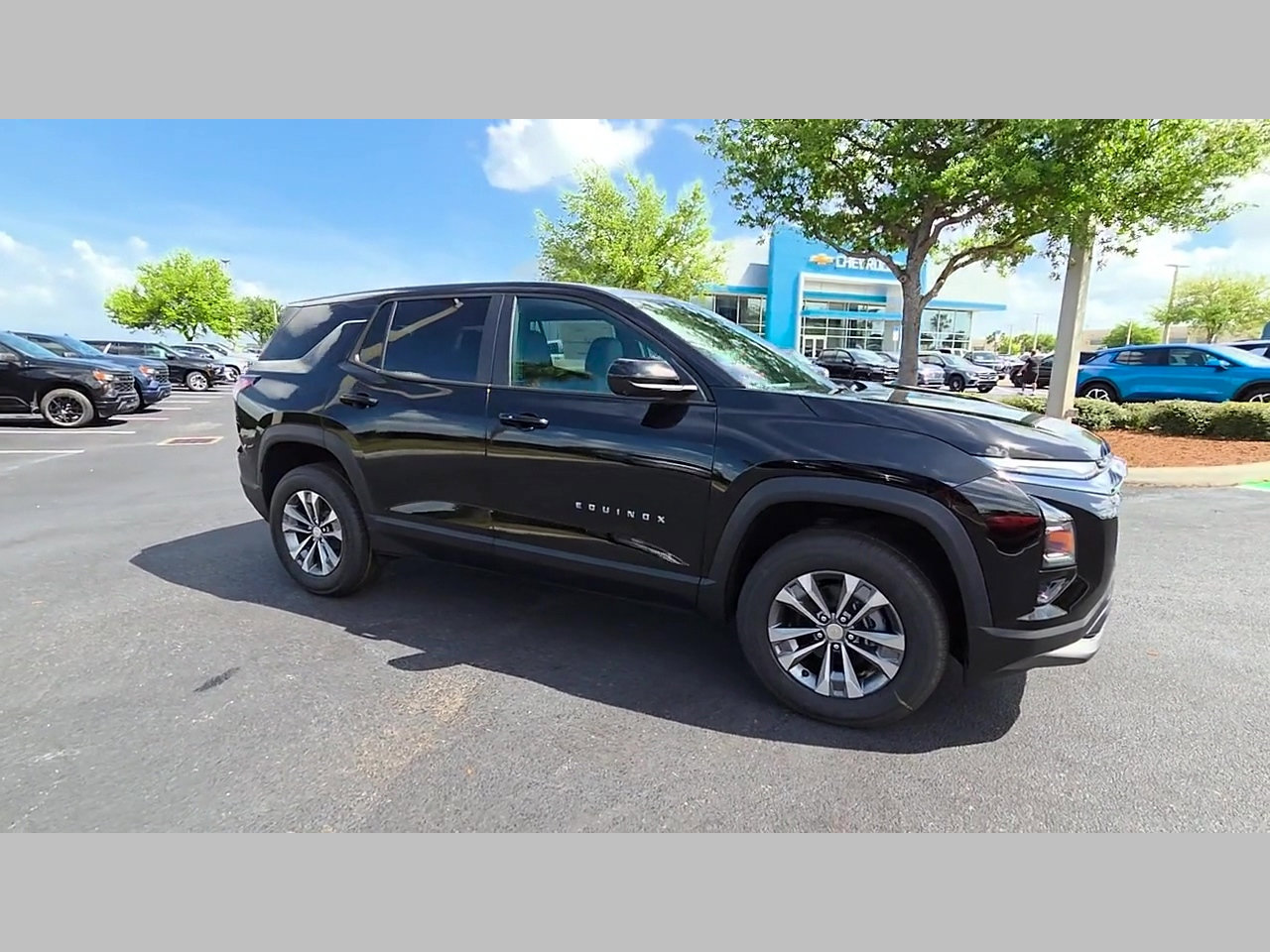 New 2026 Chevrolet Equinox LT w/ Convenience Package II FWD image 13
