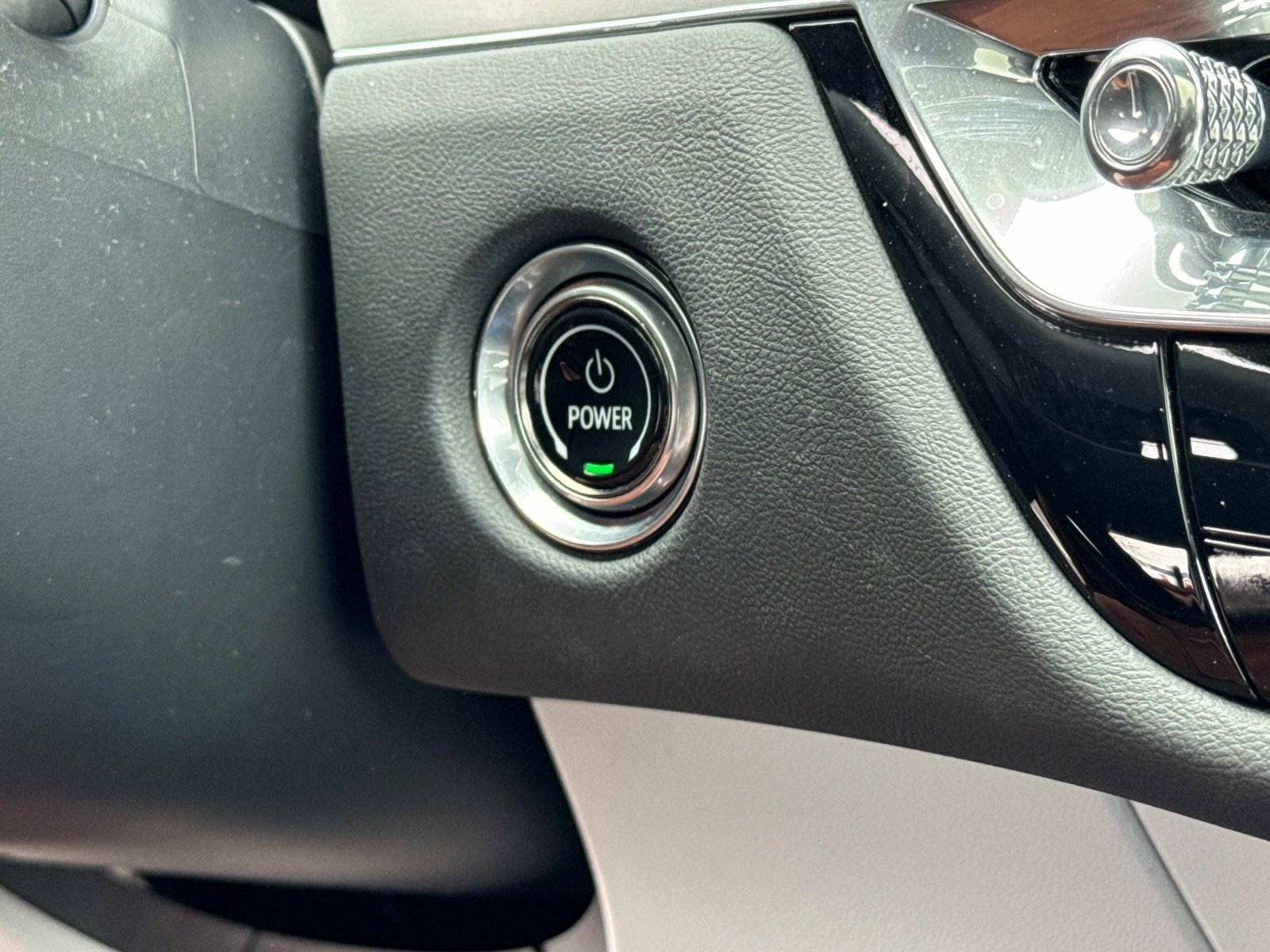 Certified 2024 Cadillac Lyriq Luxury image 4