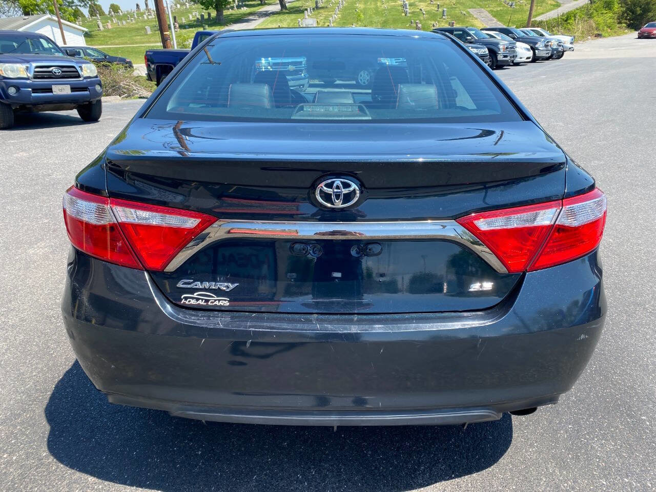 Used 2016 Toyota Camry SE FWD image 4