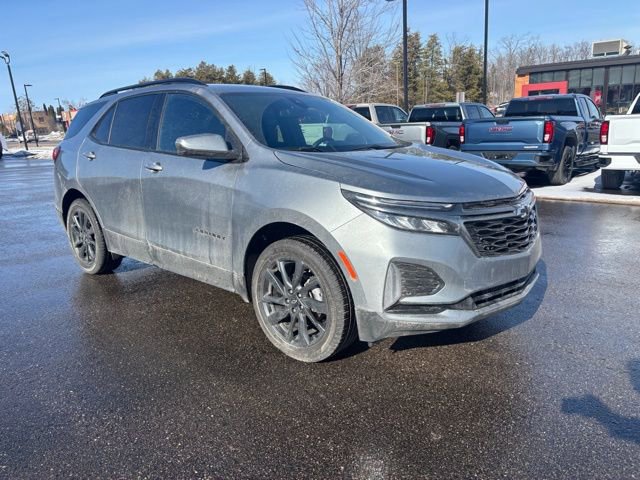 Used 2023 Chevrolet Equinox RS image 3