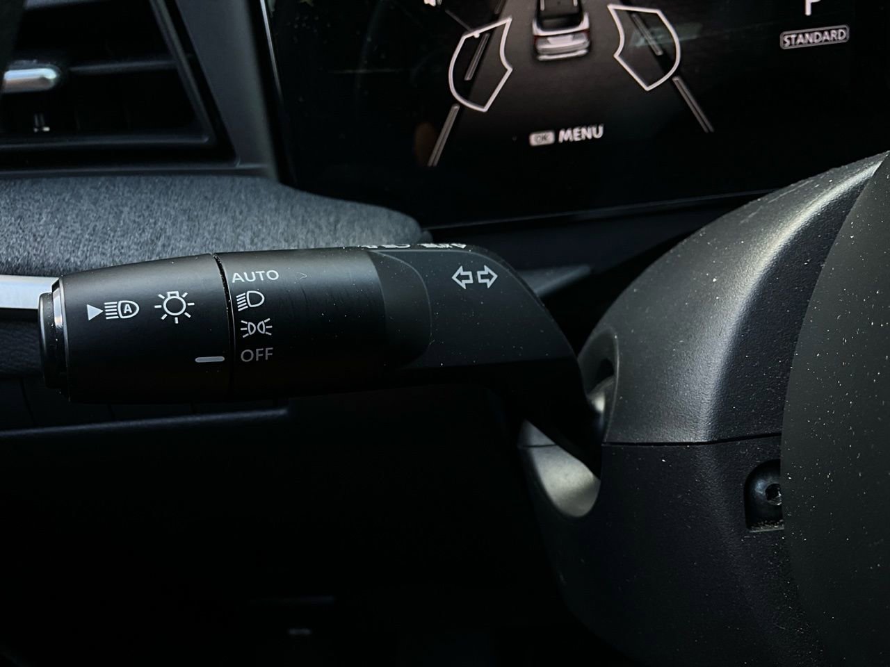 Used 2025 Nissan Kicks SV image 32