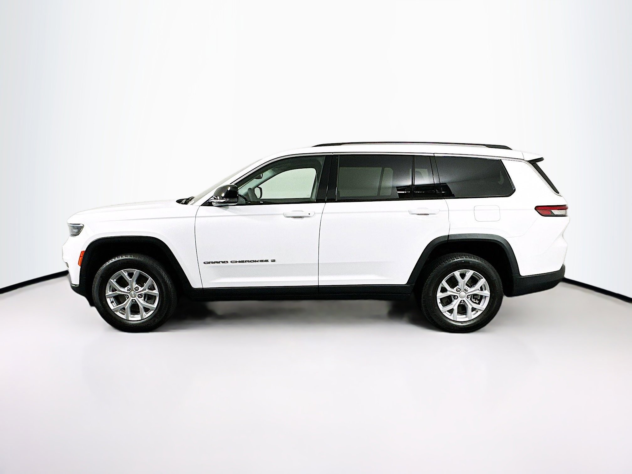 Used 2023 Jeep Grand Cherokee L Limited AWD/4WD image 4