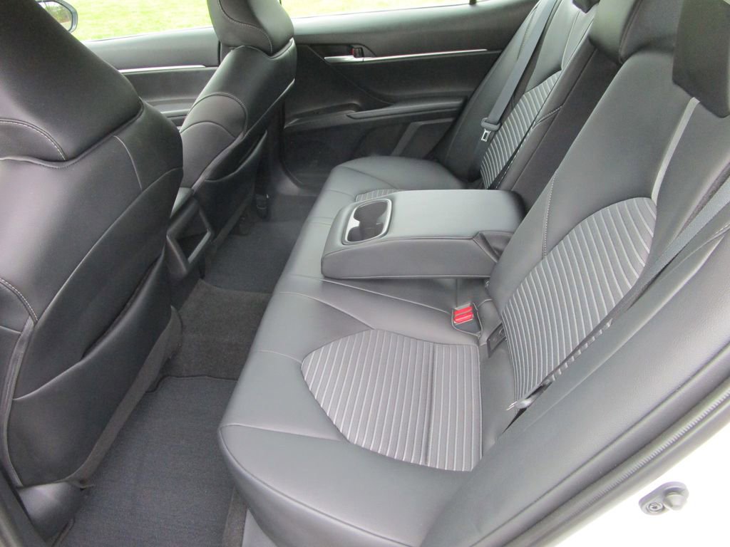 Used 2023 Toyota Camry SE w/ Convenience Package image 14