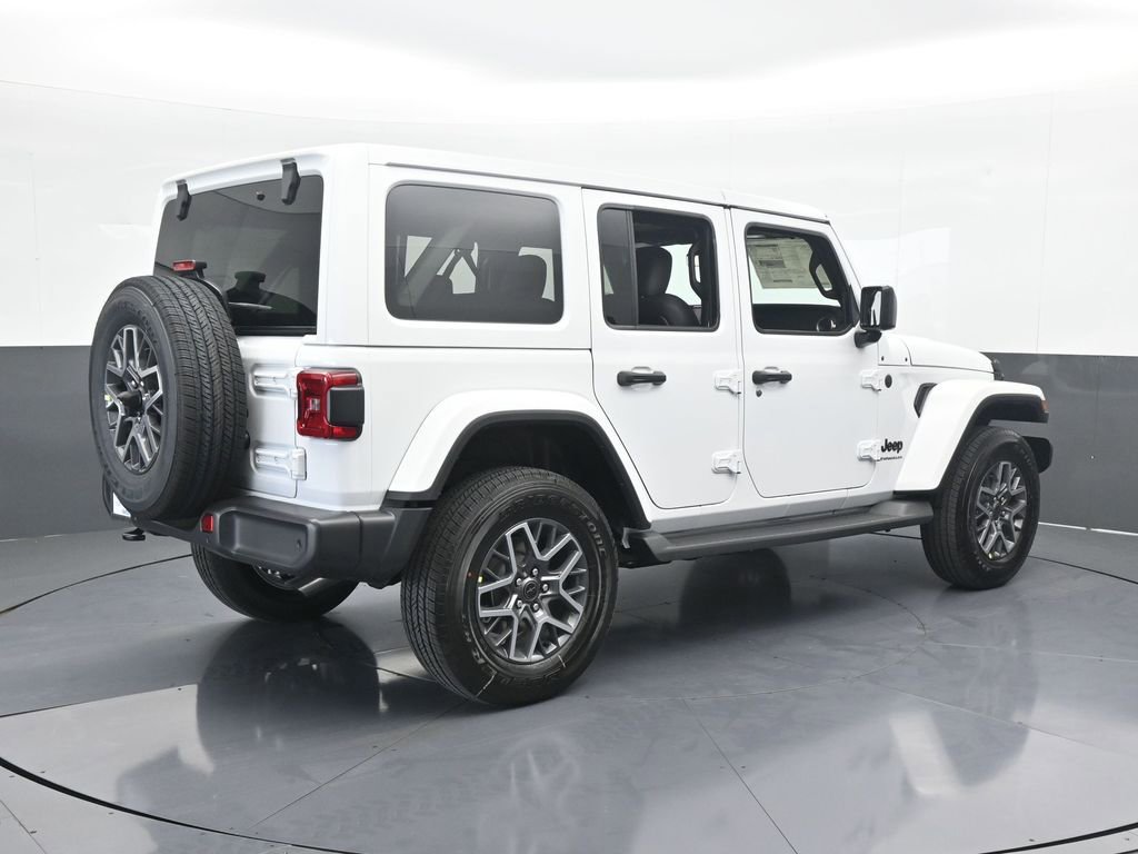 Used 2025 Jeep Wrangler Unlimited Sahara AWD/4WD image 6