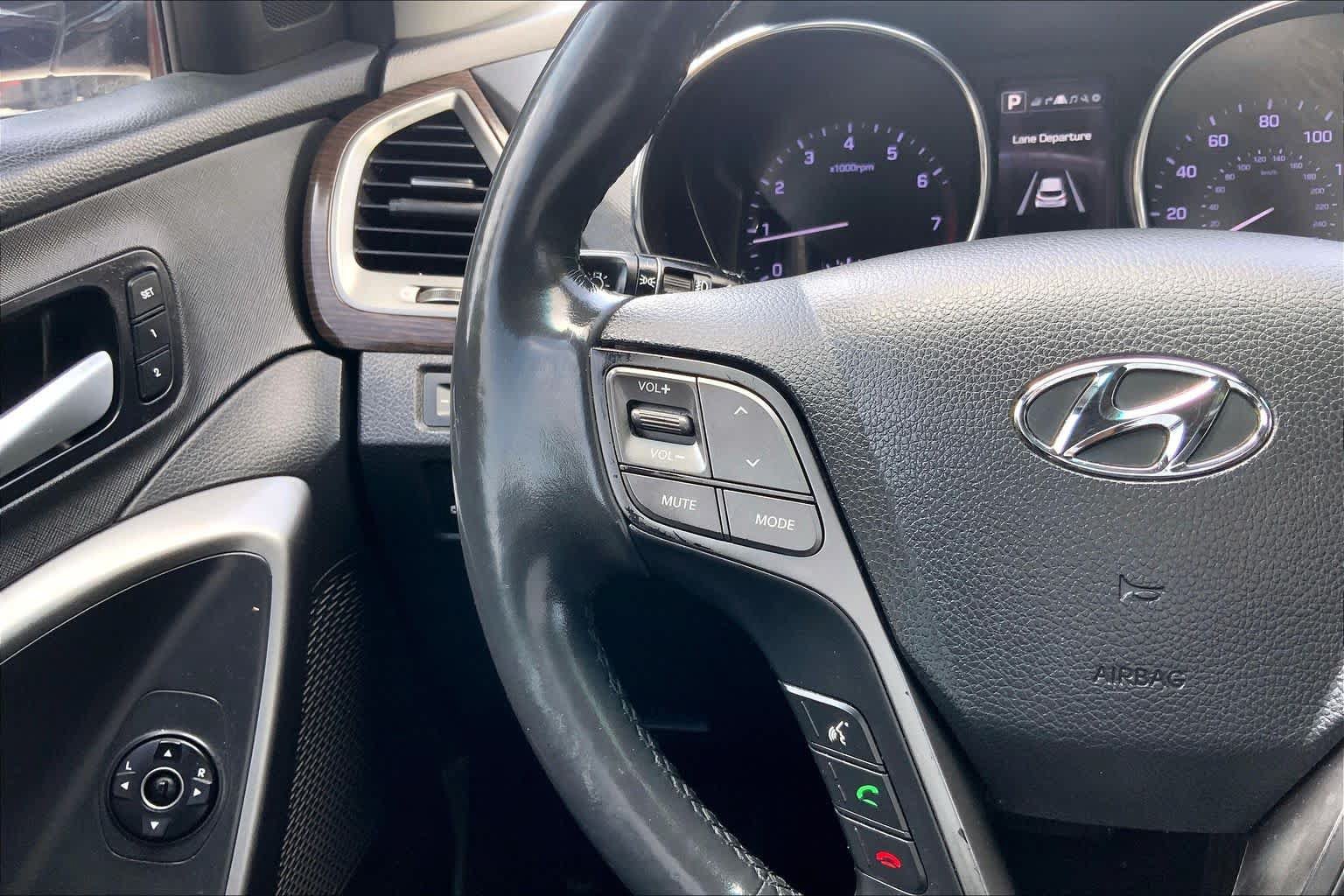 Used 2017 Hyundai Santa Fe Sport w/ 2.0T Ultimate Tech Package 05 FWD image 24