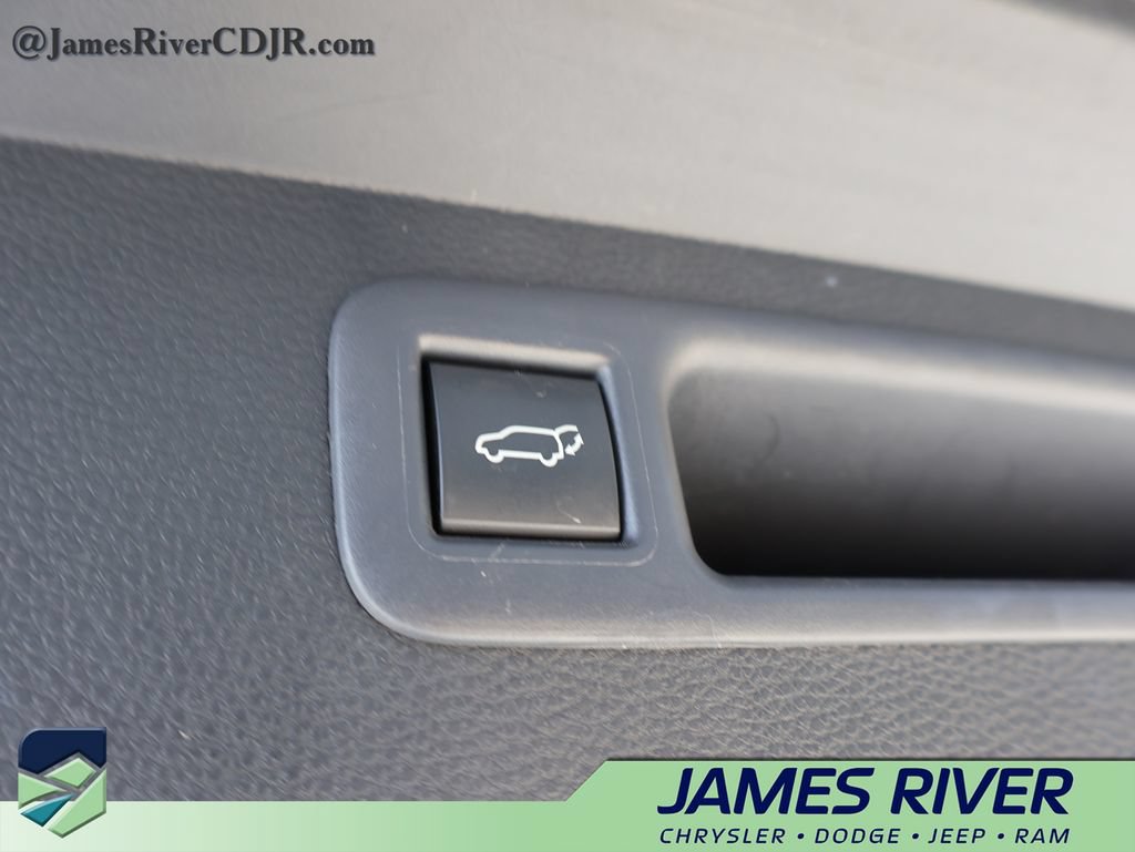 Used 2025 Toyota Highlander XSE AWD/4WD image 17