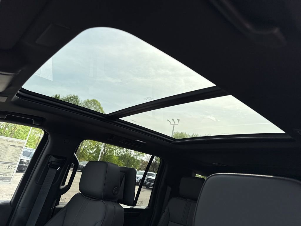 New 2026 Chevrolet Suburban RST w/ RST Capability Package image 12