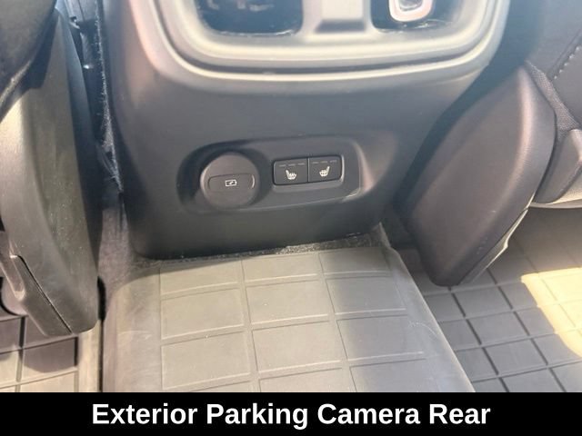 Used 2022 Volvo XC40 T5 R-Design w/ Climate Package AWD/4WD image 9