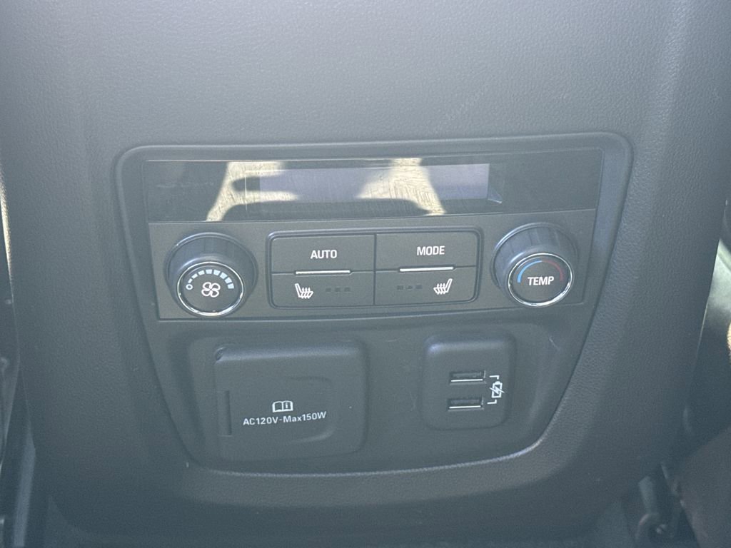 Used 2023 Buick Enclave Avenir image 23