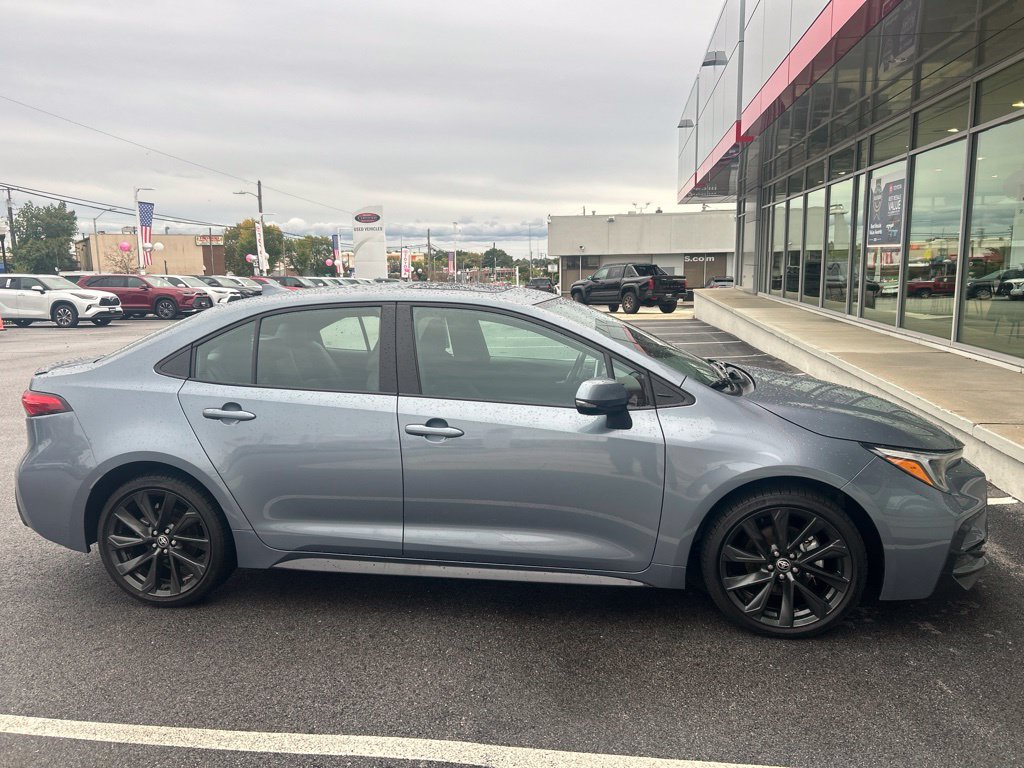 Used 2023 Toyota Corolla XSE FWD image 4