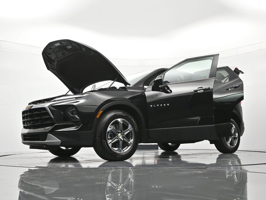 Used 2025 Chevrolet Blazer LT image 48