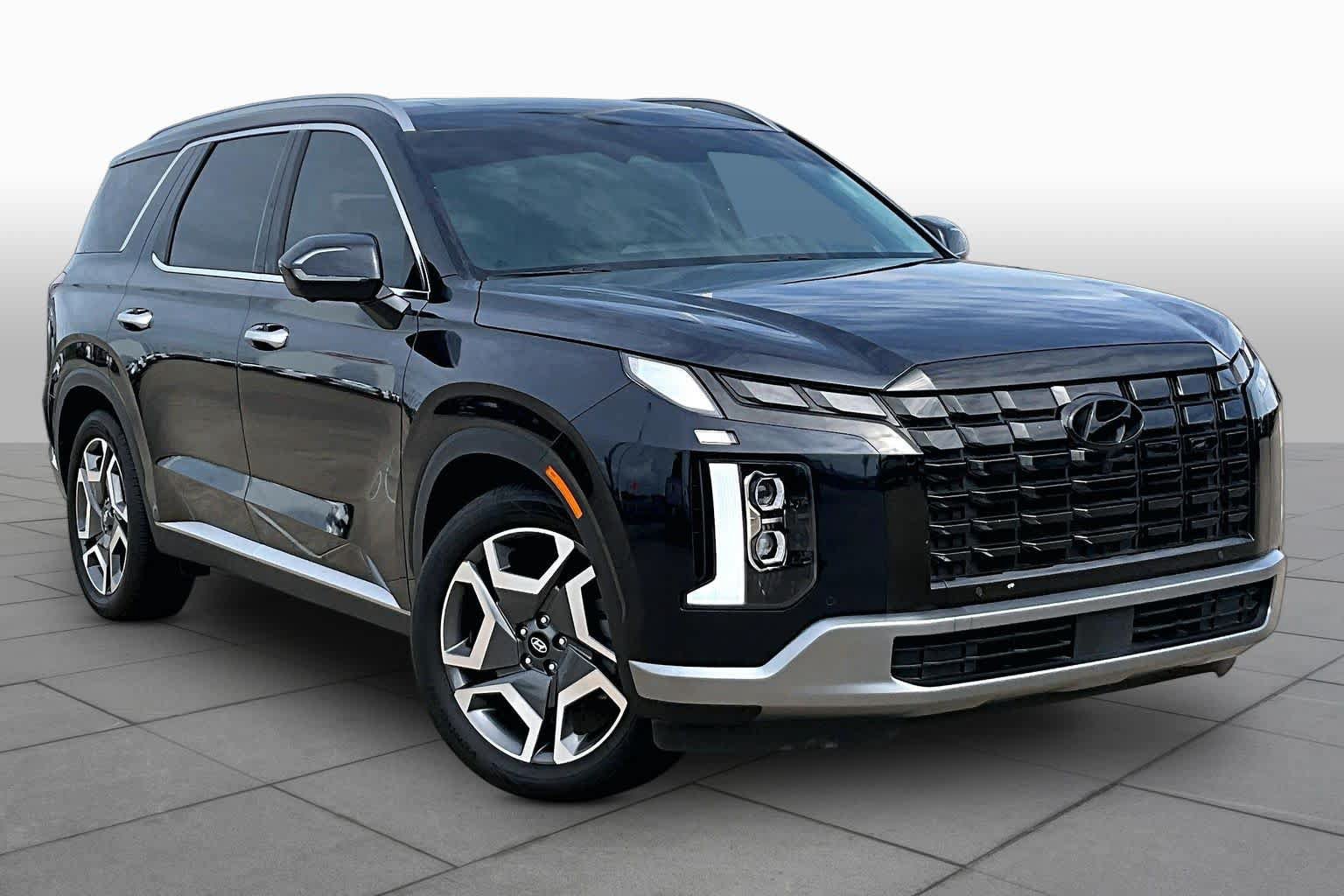 Used 2024 Hyundai Palisade SEL FWD image 3