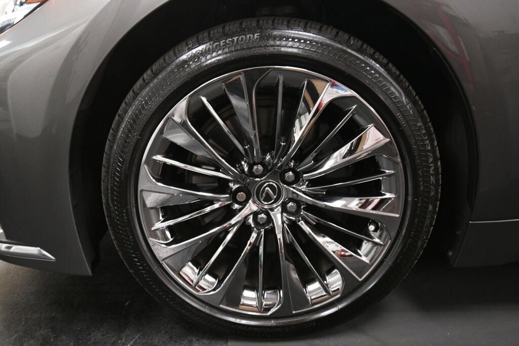 Used 2023 Lexus LS 500 AWD image 35