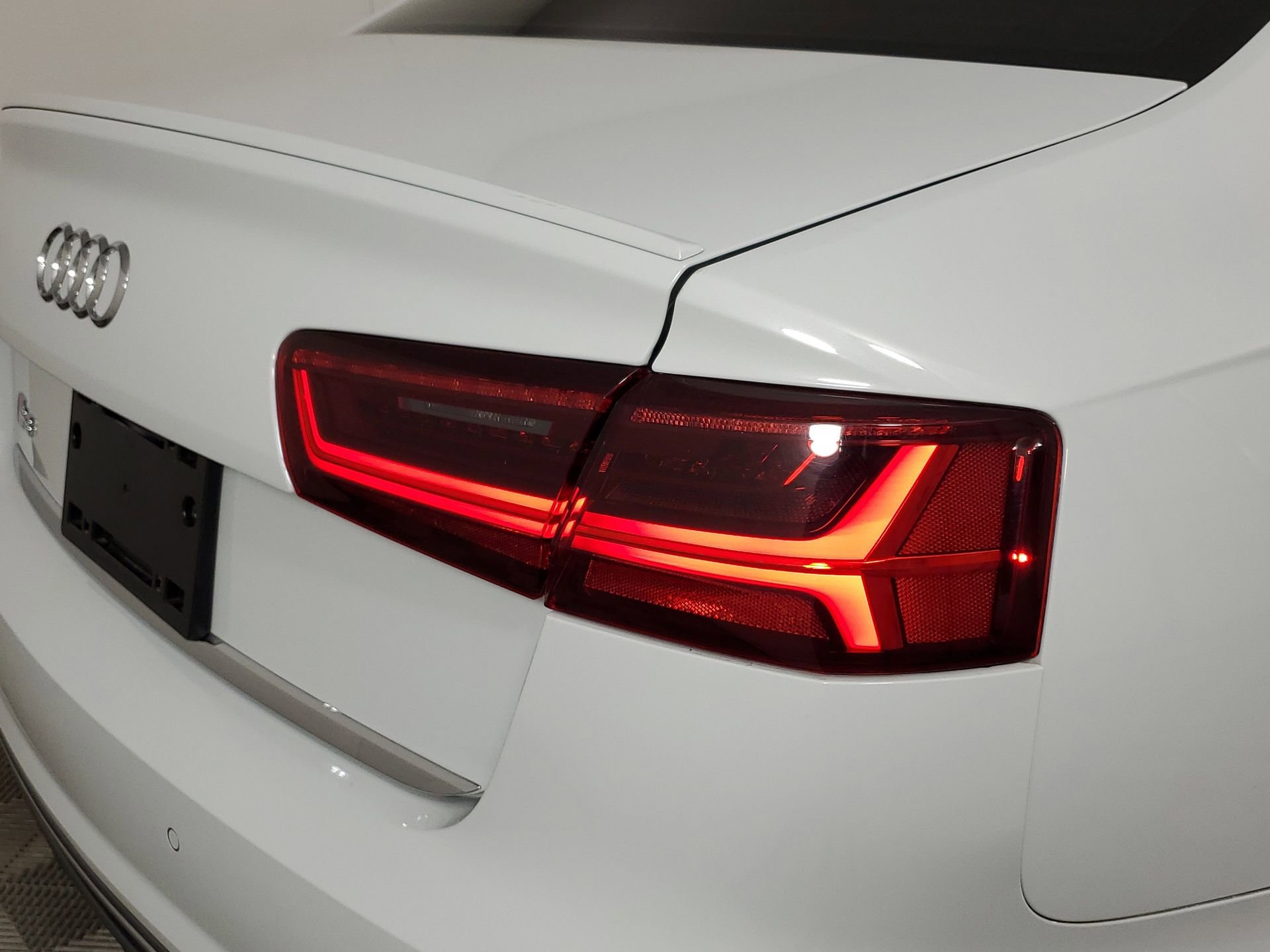 Used 2016 Audi S6 Prestige w/ Prestige Package image 20