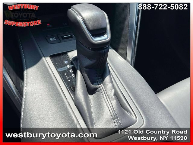 Certified 2024 Toyota Venza XLE AWD/4WD image 30