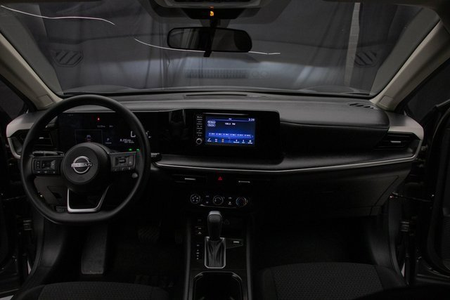 Used 2025 Nissan Kicks S image 21