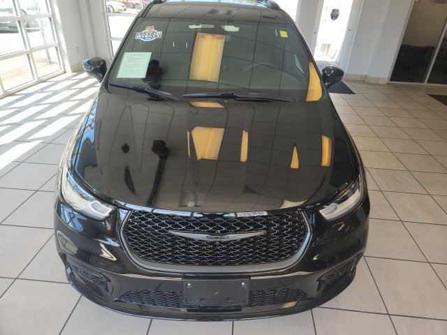 Used 2026 Chrysler Pacifica Select w/ S Appearance Package FWD image 4