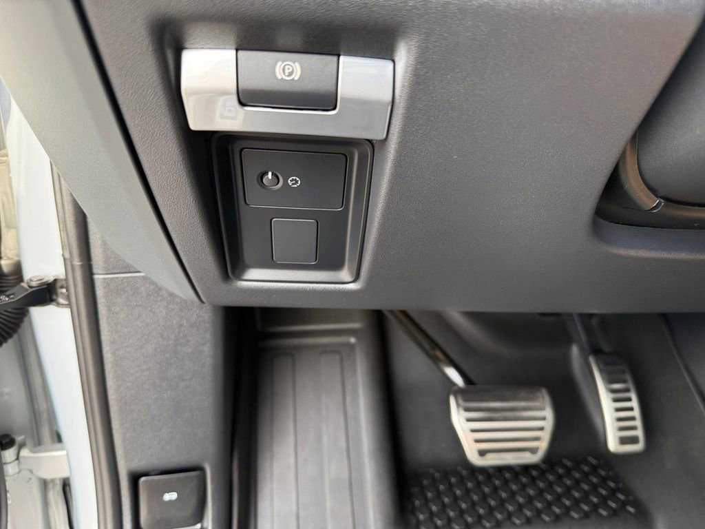 Used 2023 Land Rover Defender 110 X image 23