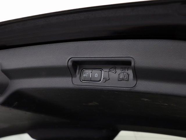 Used 2022 Ford Explorer XLT w/ Equipment Group 202A AWD/4WD image 29