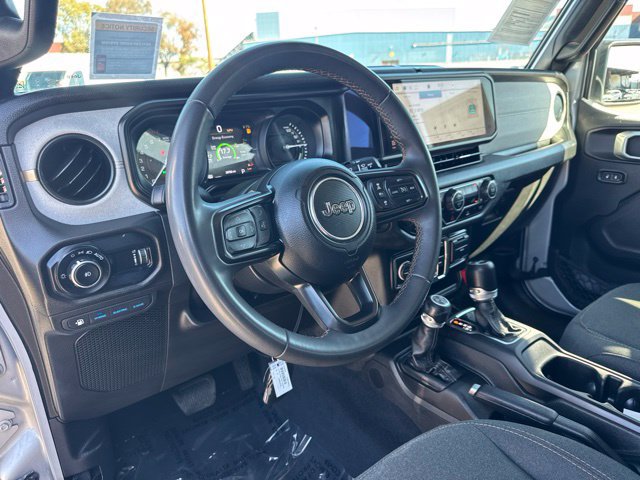 Used 2024 Jeep Wrangler Unlimited AWD/4WD image 15