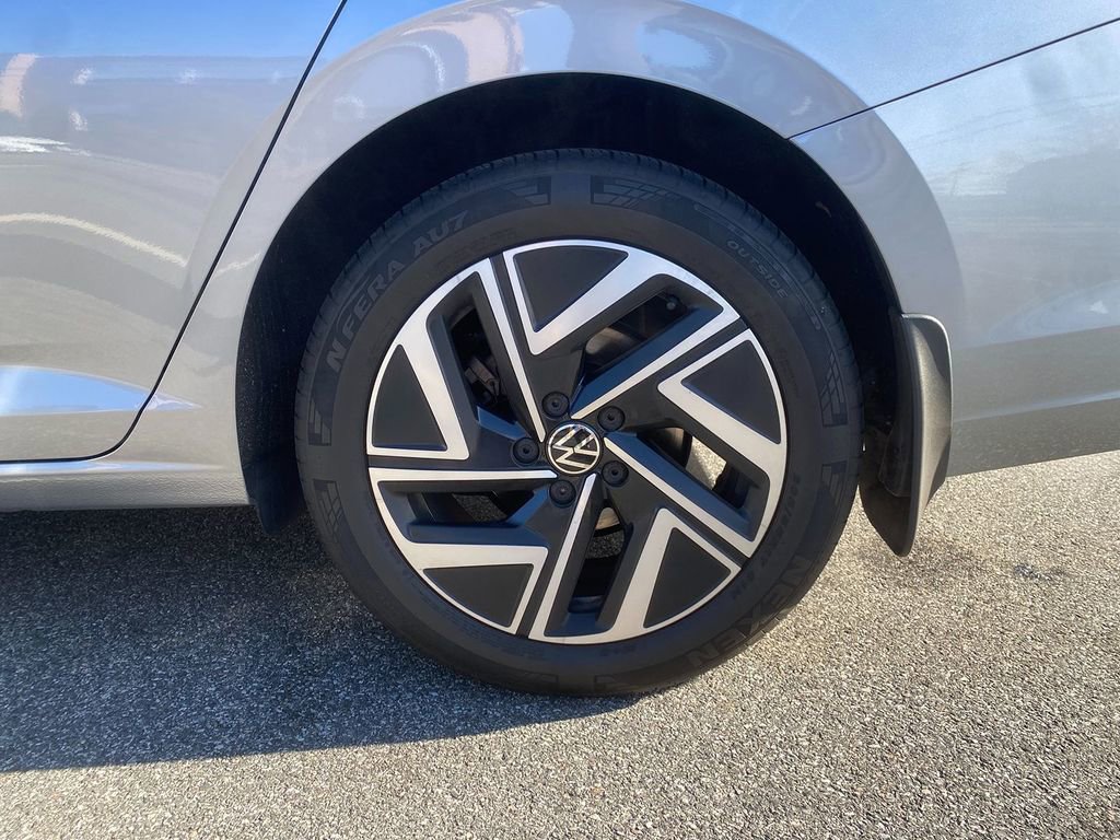 Used 2024 Volkswagen Jetta SEL image 31