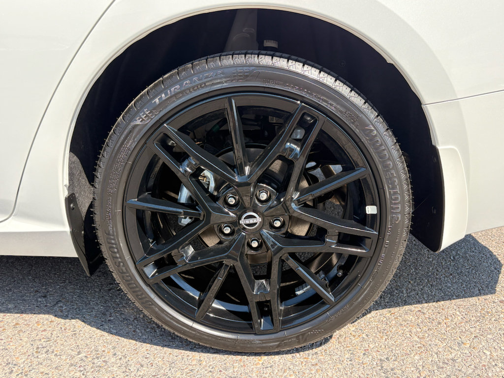 New 2026 Nissan Altima 2.5 SR w/ SR Midnight Edition Package AWD/4WD image 9