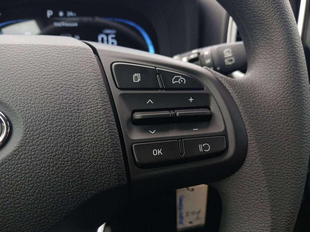 New 2026 Hyundai Venue SE FWD image 19
