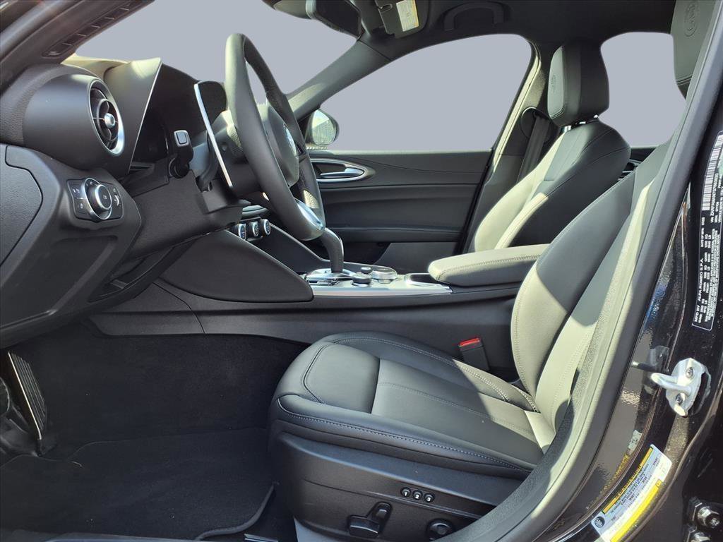 New 2025 Alfa Romeo Giulia image 10