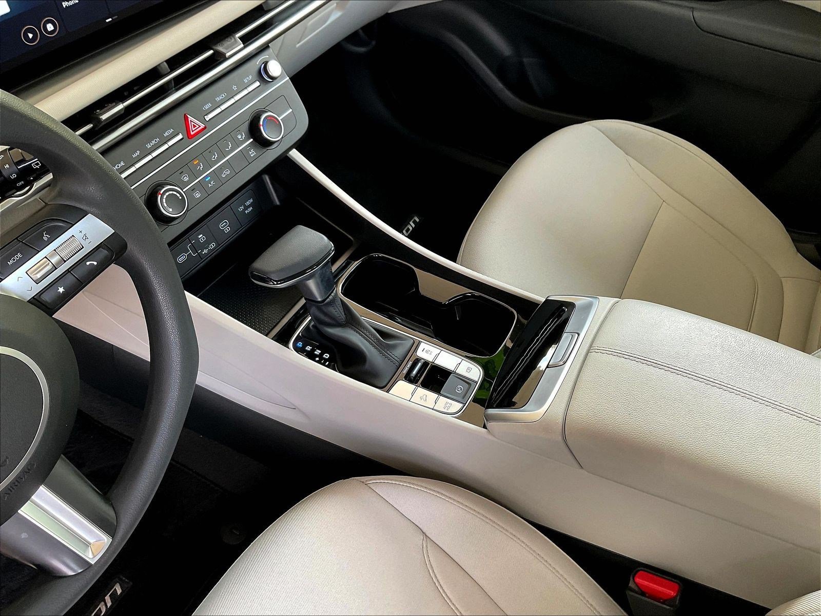 Used 2025 Hyundai Tucson SE FWD image 17