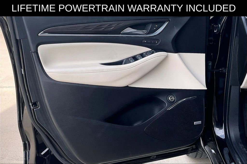 Used 2023 Buick Enclave Avenir w/ Avenir Technology Package image 17