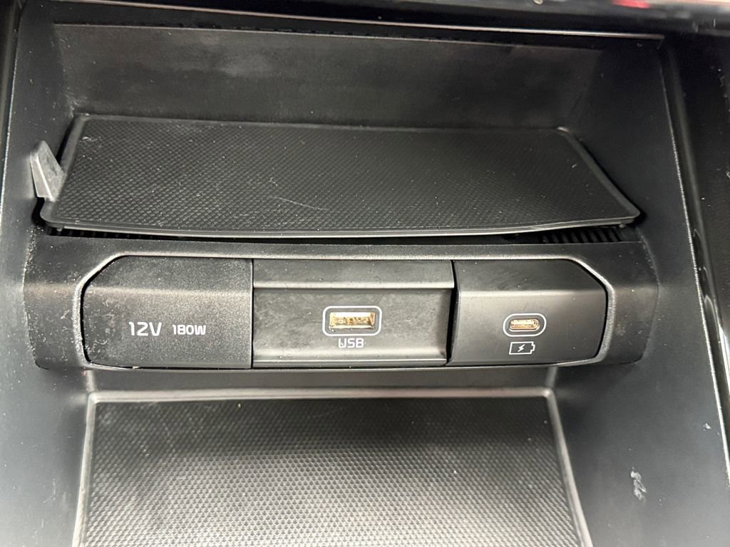 Certified 2023 Kia Telluride LX image 19