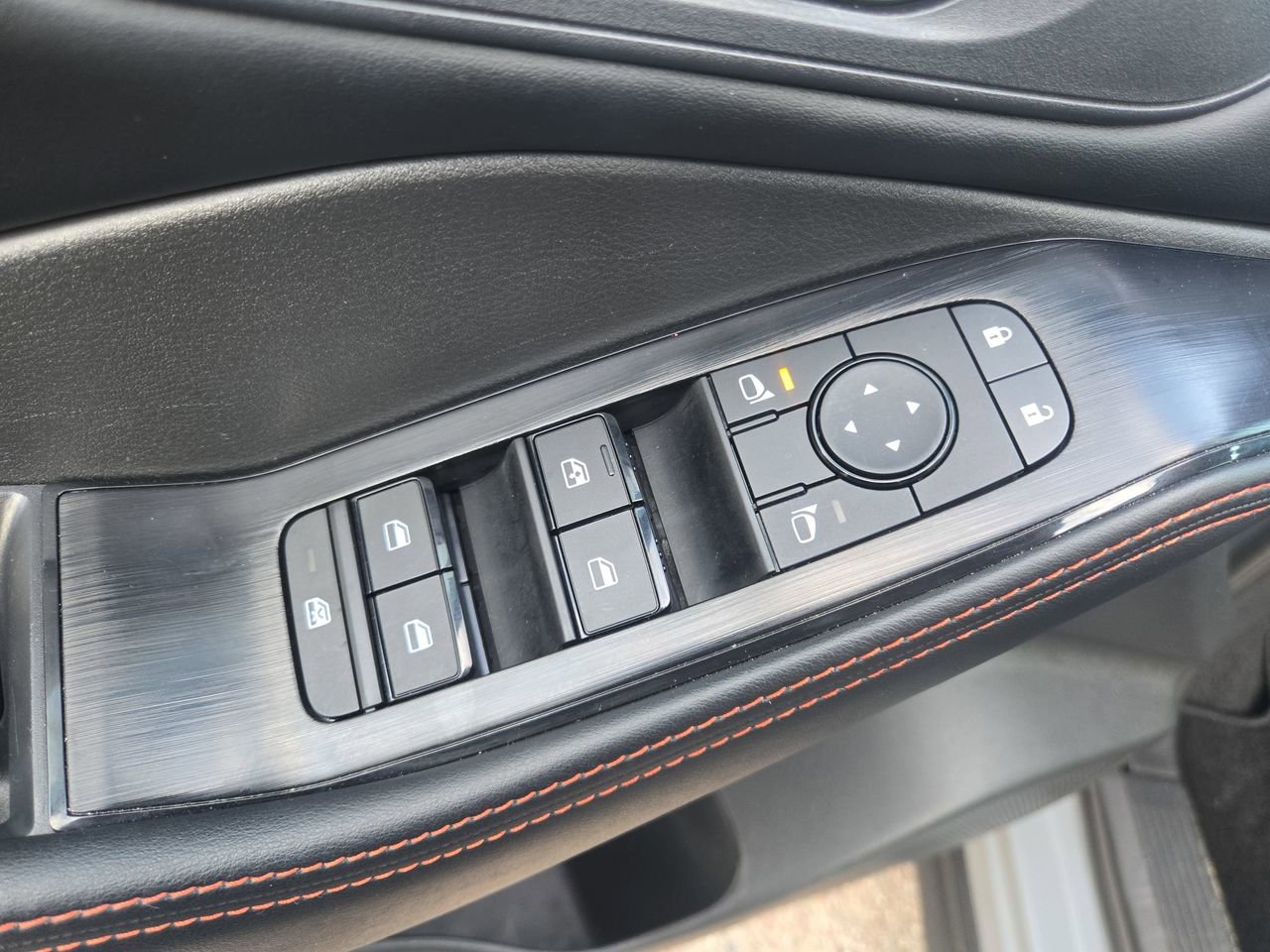 Certified 2025 Nissan Rogue SV image 29