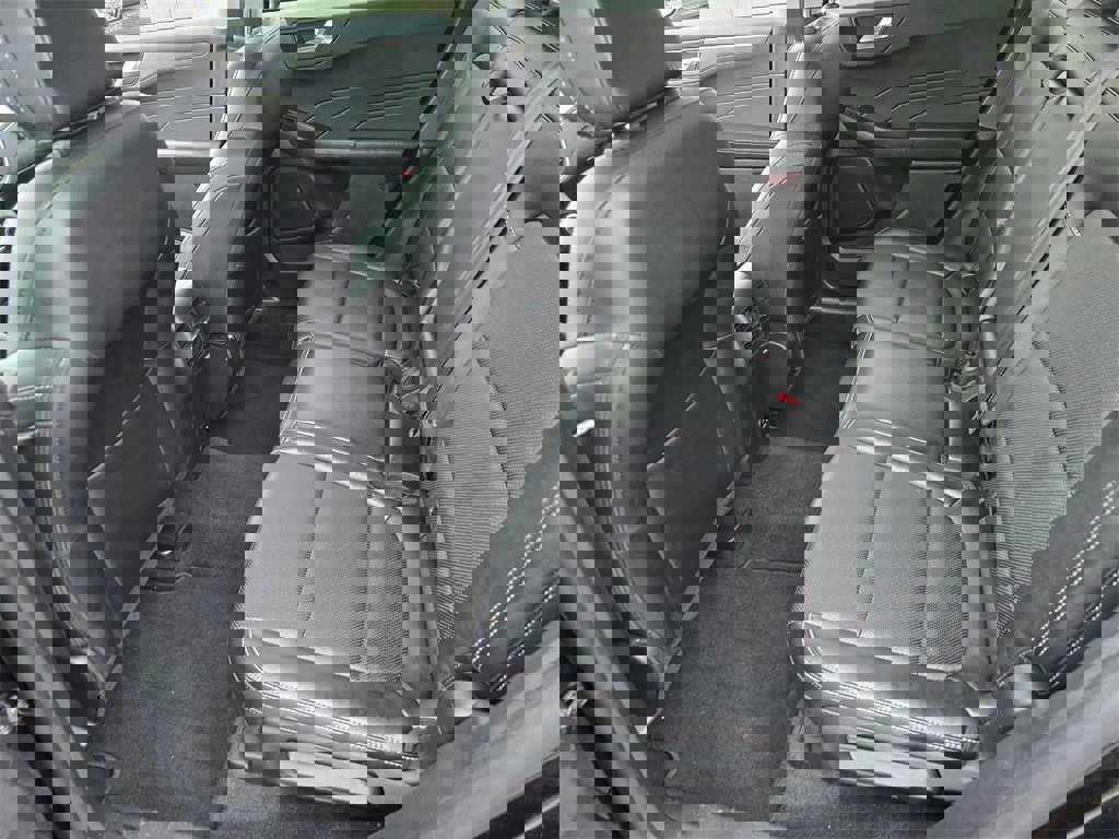 Used 2022 Ford Escape Titanium w/ Class II Trailer Tow Package image 11