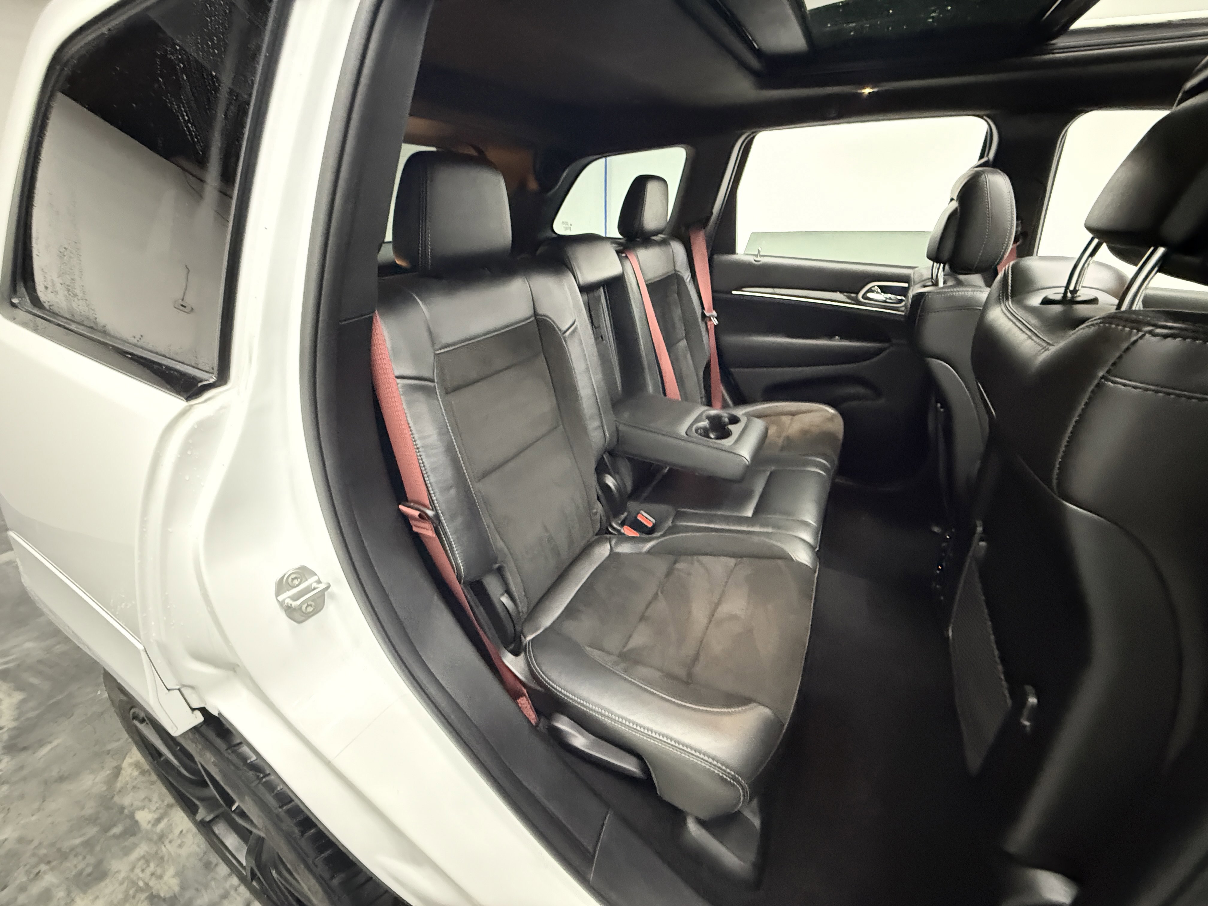 Used 2021 Jeep Grand Cherokee SRT image 22