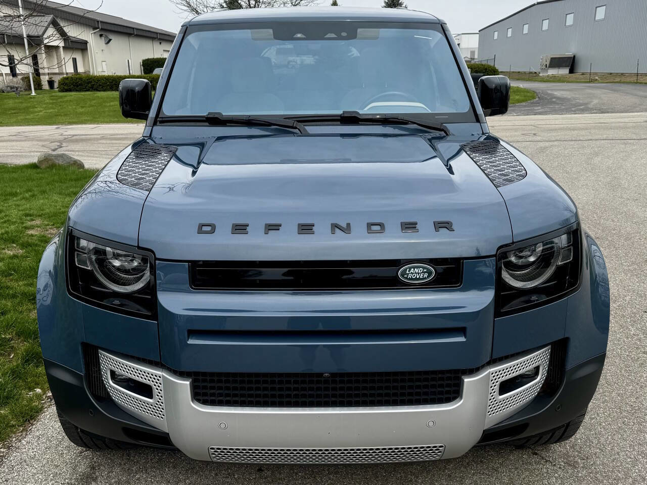 Used 2020 Land Rover Defender 110 SE image 3