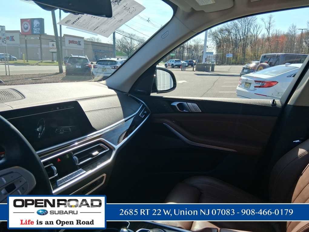 Used 2021 BMW X7 xDrive40i w/ Premium Package image 18