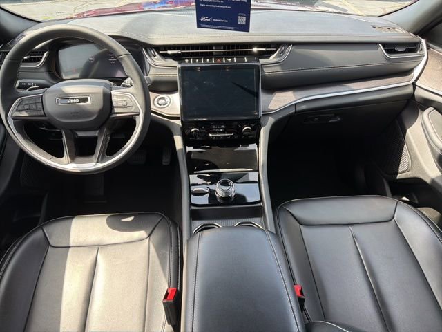 Used 2025 Jeep Grand Cherokee Limited AWD/4WD image 14