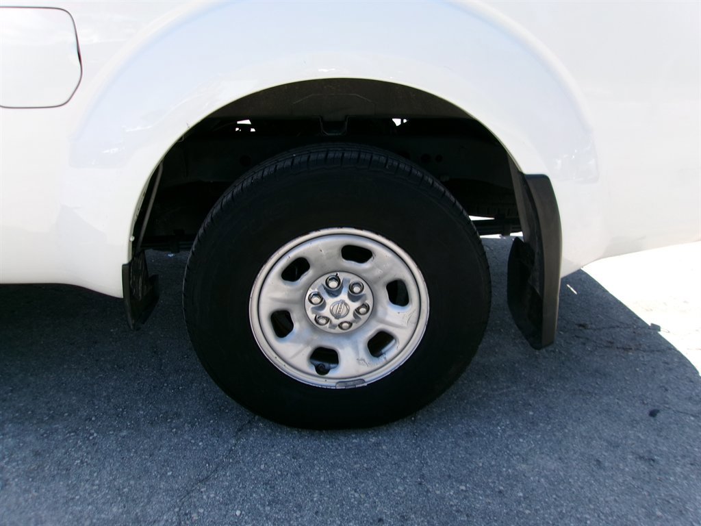 Used 2019 Nissan Frontier S RWD image 11