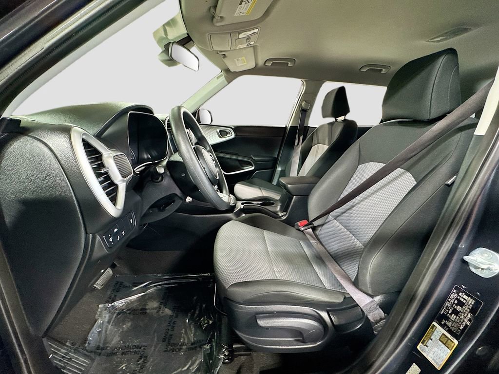 Used 2022 Kia Soul LX w/ Technology Package image 13