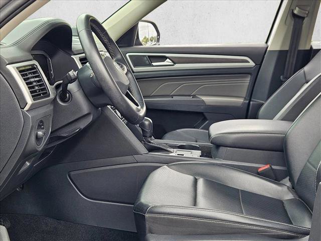 Used 2022 Volkswagen Atlas SE w/ Panoramic Sunroof Package FWD image 16
