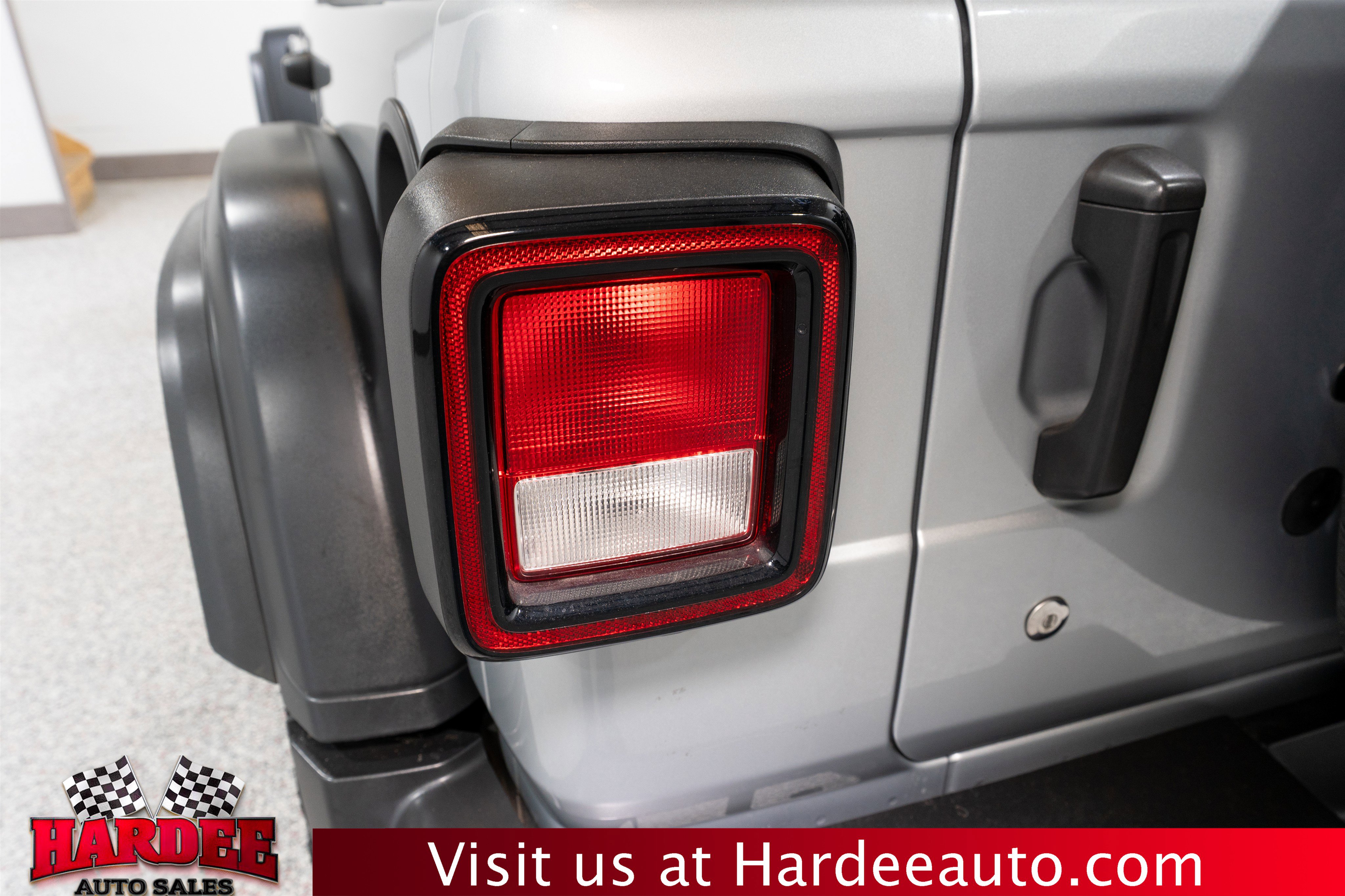 Used 2023 Jeep Wrangler Unlimited Sport w/ Xtreme 35 Tire Package image 9