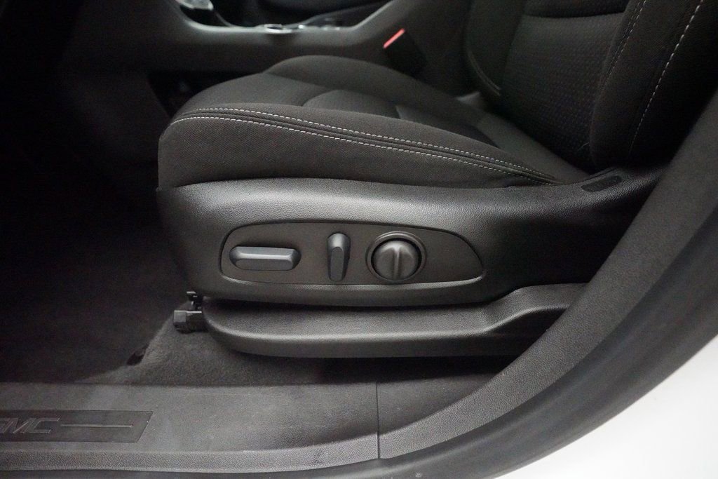 Used 2023 GMC Terrain SLE w/ Driver Convenience Package image 29