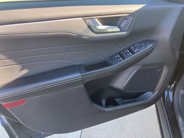 Used 2022 Ford Escape SEL image 10