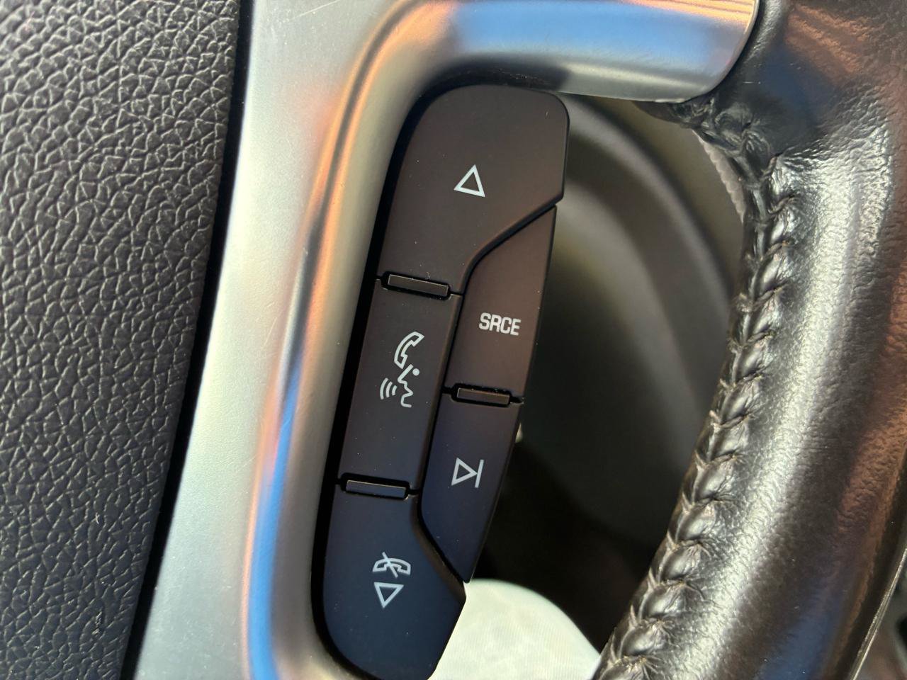 Used 2016 Chevrolet Traverse LT w/ Style and Technology Package FWD image 18
