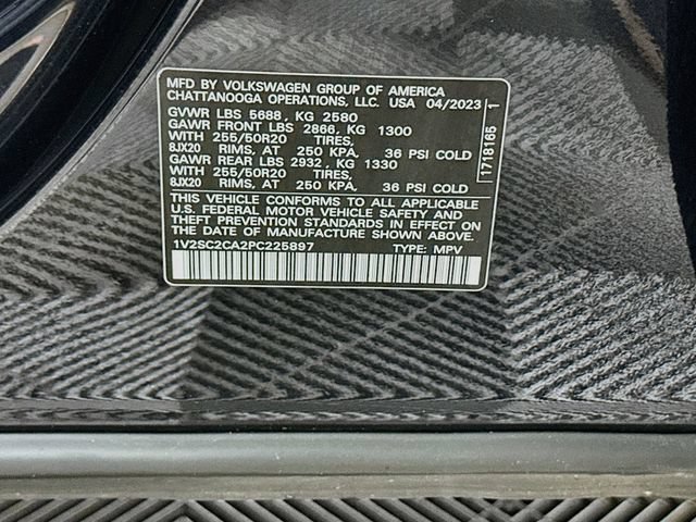 Certified 2023 Volkswagen Atlas Cross Sport SEL R-Line AWD/4WD image 34