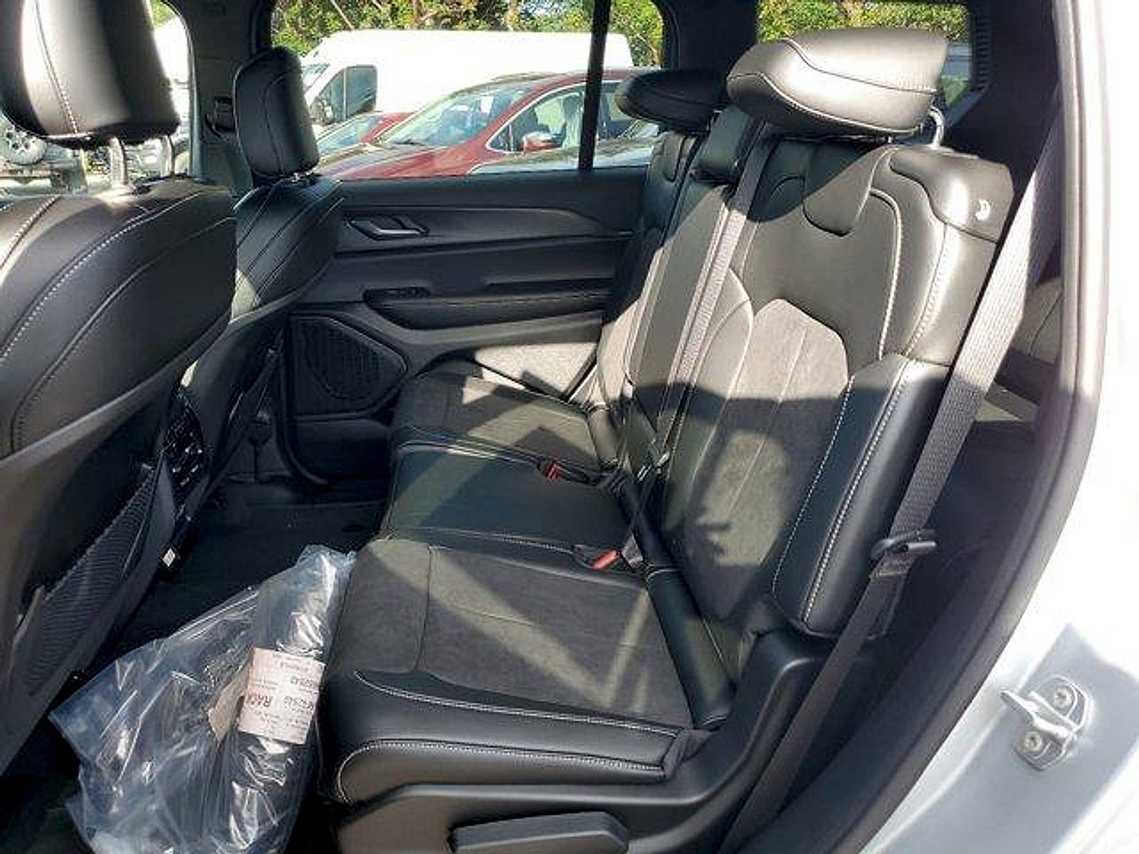 New 2024 Jeep Grand Cherokee L Altitude RWD image 8