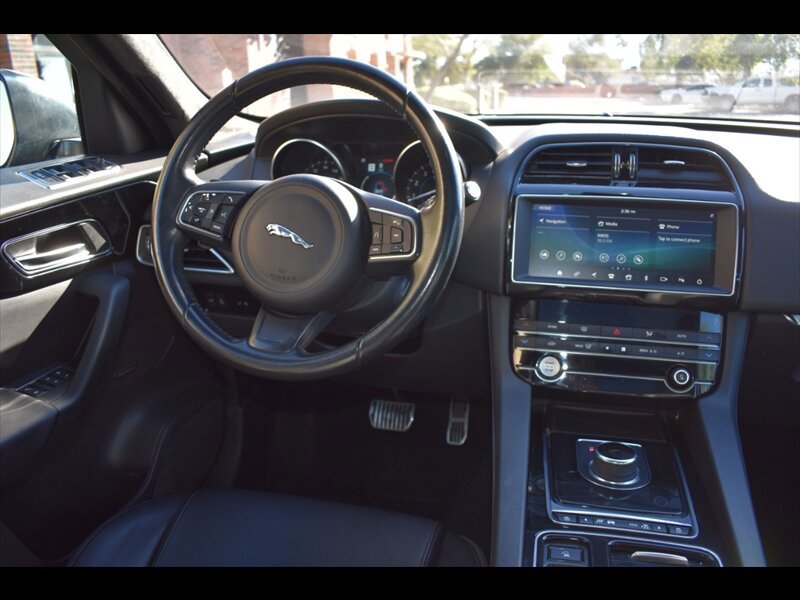 Used 2019 Jaguar F-PACE Premium AWD/4WD image 29