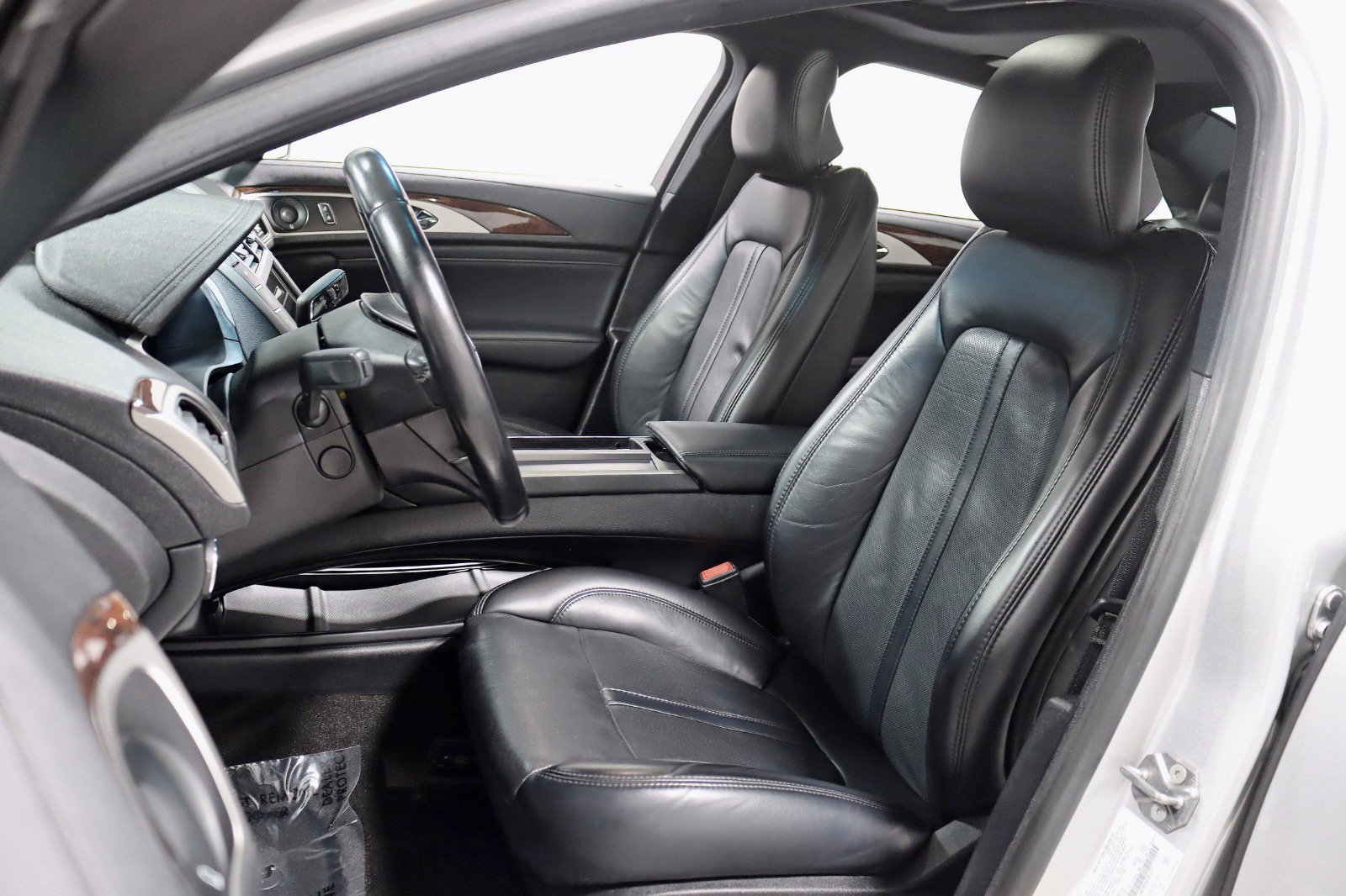 Used 2019 Lincoln MKZ Reserve FWD image 26