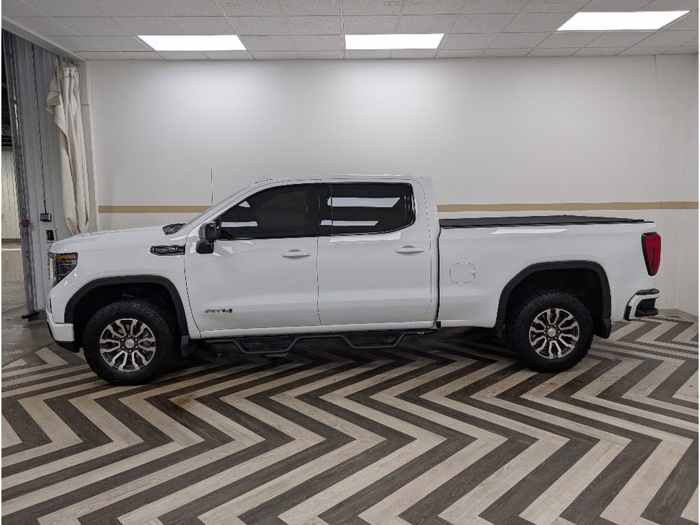 Used 2023 GMC Sierra 1500 AT4 w/ Technology Package AWD/4WD image 3