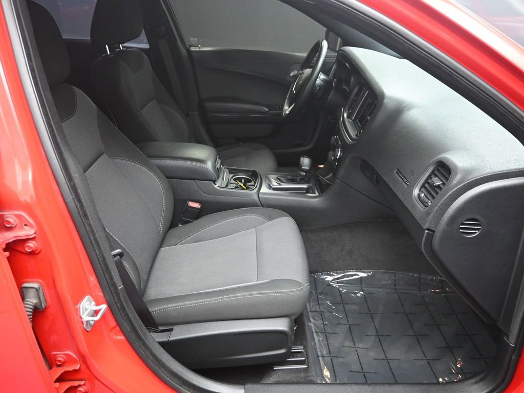 Used 2018 Dodge Charger SXT w/ Blacktop Package image 35